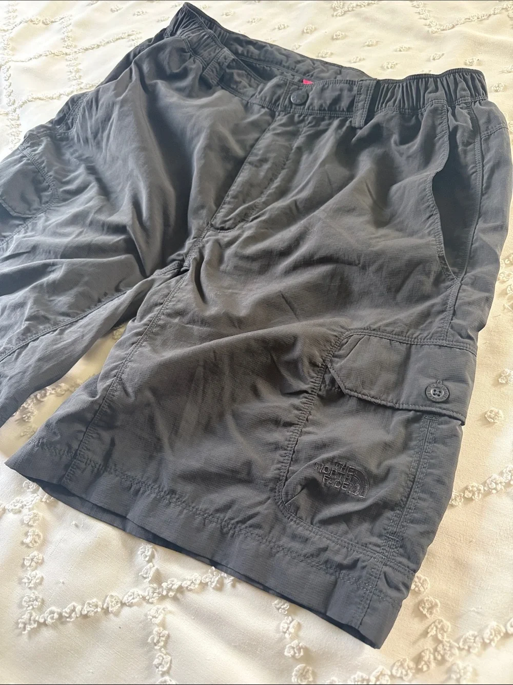 The North Face Men's Cargo Dark Gray Charcoal Nylon Shorts Size Medium